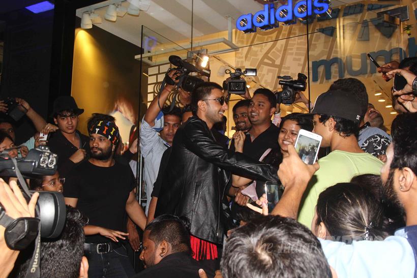 Bajirao Mastani, Dilwale, Ranveer Singh, Deepika Padukone, Deepika Padukone photos,Varun Dhavan, Bajirao Mastani cast, Dilwale cast, Bajirao Mastani promotion, Dilwale promotion, Bajirao Mastani release, Dilwale release, photos, entertainment photos
