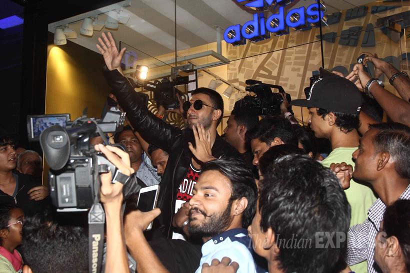 Bajirao Mastani, Dilwale, Ranveer Singh, Deepika Padukone, Deepika Padukone photos,Varun Dhavan, Bajirao Mastani cast, Dilwale cast, Bajirao Mastani promotion, Dilwale promotion, Bajirao Mastani release, Dilwale release, photos, entertainment photos