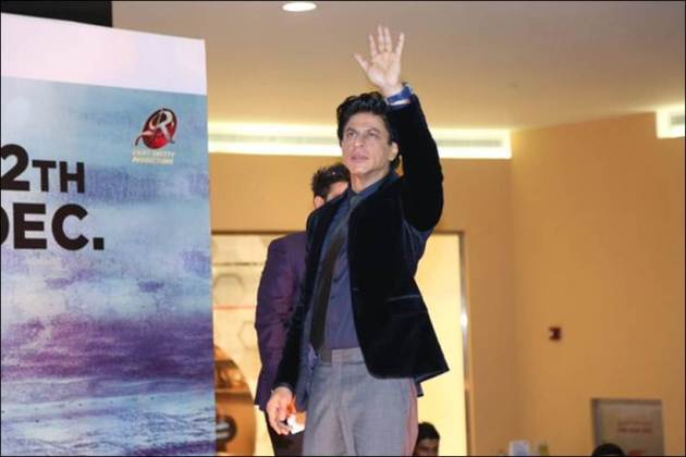 shah rukh khan, kajol, srk, kajol srk, varun dhawan, kriti sanon, varun, kriti, varun kriti, srk pics, srk in dubai, kajol pics, kajol in dubai, varun dhawan pics, varun in dubai, entertainment news, bollywood pics, dilwale, dilwale cast, dilwale cast pics, dilwale in dubai