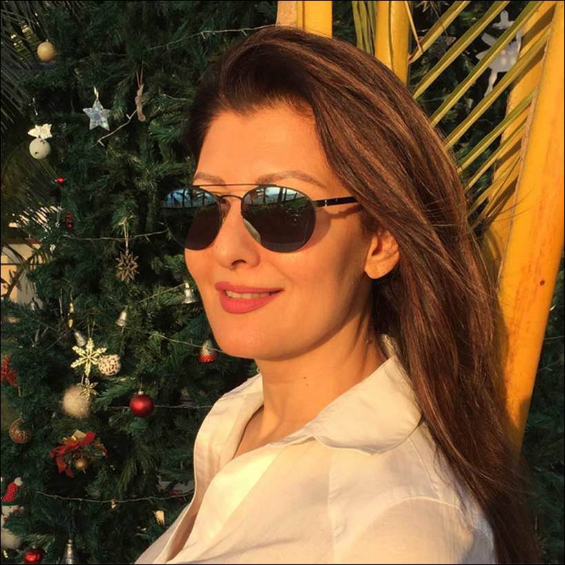 anushka sharma, christmas, christmas mass, athiya shetty, shraddha kapoor, malaika arora khan, amrita aroa, taylor swift, zoa morani, sara jane dias, mandira bedi, sangeeta bijlani, karan johar, entertainment