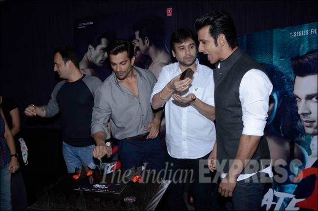 hate story 3, hate story 3 box offic collections, hate story 3 suvvess party, hate story 3 party, hate story 3 success bash, karan singh grover, sharman joshi, hate story 4, zareen khan, karan, sharman, vishal pandya, entertainment, bollywood