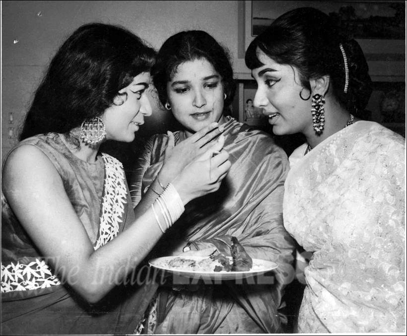 Sadhana passes away, Sadhana death, Sadhana Shivdasani Death, Sadhna Death, Sadhana Dead, Sadhana Passes Away, Sadhana pics, Sadhana Photos, Sadhana Films, Sadhana Dies, Sadhana News