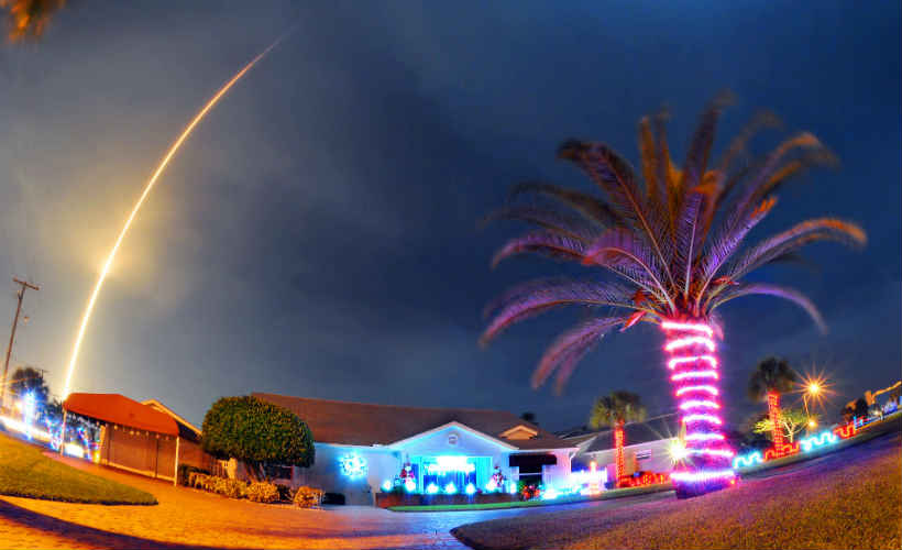 SpaceX, SpaceX Falcon 9, Falcon 9 rocket, Falcon 9 rocket landing, Falcon 9 landing video, video of Falcon 9 landing, SpaceX Tesla, SpaceX Elon Musk, Elon Musk Falcon 9 landing, Falcon 9 pictures