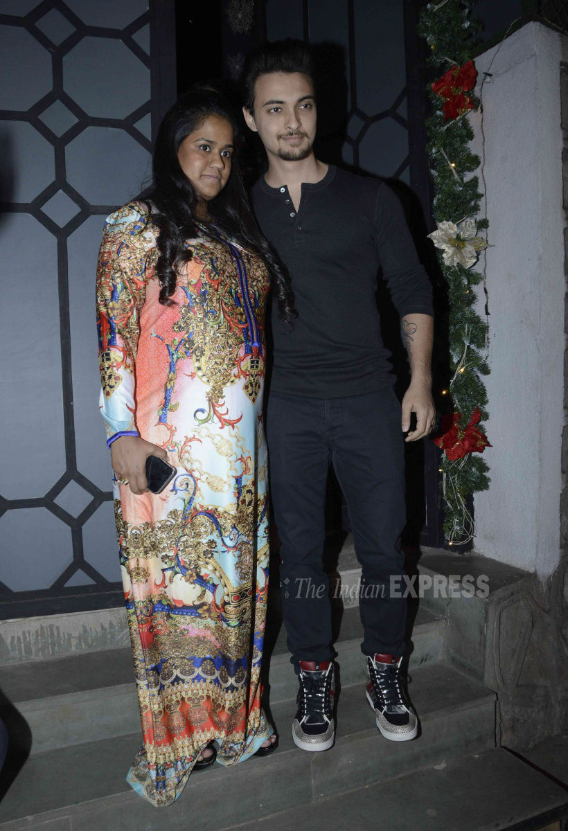 Genelia D'Souza, Arpita Khan, Aayush Sharma, Riteish Deshmukh, Sanjay Kapoor, Maheep Kapoor, Varun Dhawan, Sohail Khan, bollywood, entertainment