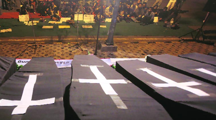 jantar mantar, jantar mantar coffin, black coffin, delhi black coffin, martyrs coffin, delhi martyrs coffin, delhi news