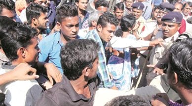 vadodara cop attack, guajrat cop attack, gujarat news, vadodara news, india news, gujarat vadodara cop attack, latest news