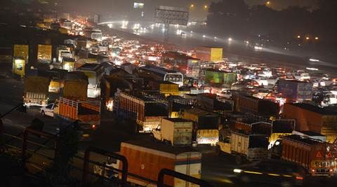 truck pollution, delhi air pollution, pollution, nitin gadkari, gopal rai
