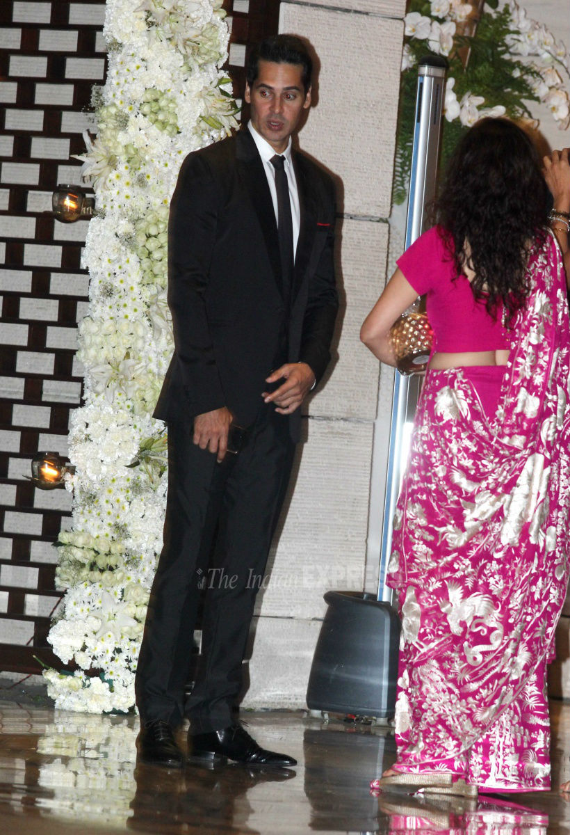 Shah Rukh Khan, Aishwarya Rai Bachchan, Abhishek Bachchan, Sridevi, Geeta Basra, Harbhajan Singh, Rohit Sharma, Ritika Sajdeh, Alia Bhatt, Vidya Balan, Aditya Roy Kapur, Dino Morea, Athiya Shetty, Suniel Shetty, Akshay Kumar, Twinkle Khanna, Suniel Shetty, John Abraham, Sushmita Sen, Sonakshi Sinha, Sophie Choudry, Armaan Jain, Ameesha patel, Tina Ambani, Mukesh Ambani, bollywood, entertainment