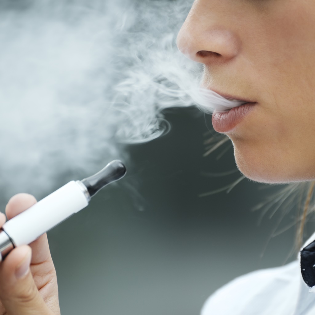 Flavoured e cigarettes can damage lungs says Harvard study