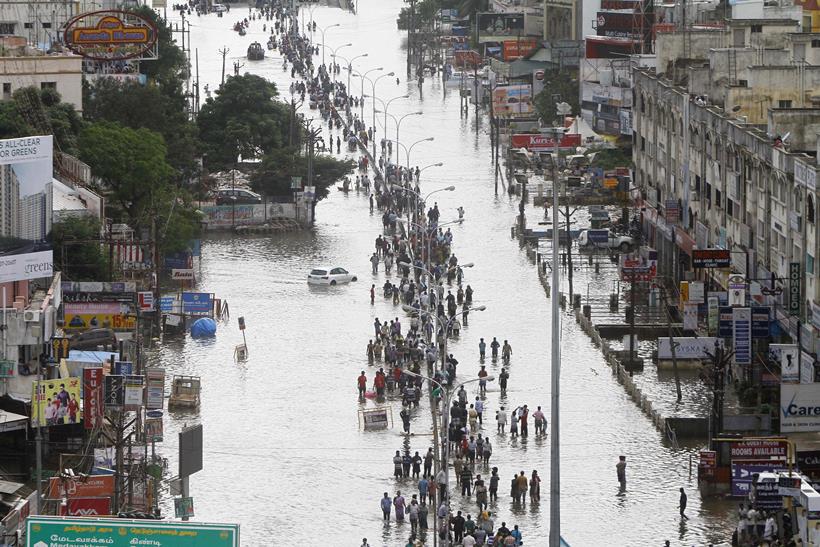 chennai floods 2015 images, Chennai flood, Chennai, chennai rains, Chennai flood pictures, Chennai flood relief, Tamil nadu floods, Chennai rescue work, Floods rescue work, Chennai latest news, india news