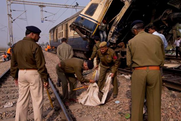 Train Accident, Train Collision, haryana train Accident, Palwal Train Accident, haridwar train Accident, Train Collide, Lokmanya Tilak Haridwar Express, Haryana train Collision, train accident News, Train Collision news, Palwal, Haryana