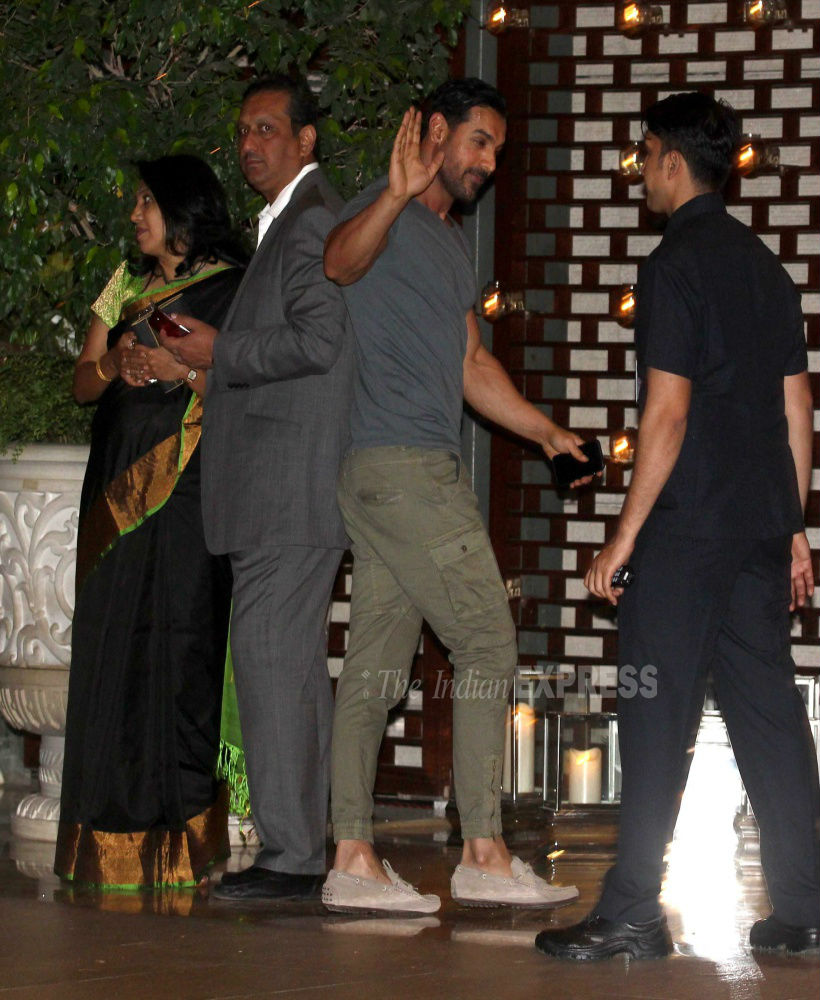 Shah Rukh Khan, Aishwarya Rai Bachchan, Abhishek Bachchan, Sridevi, Geeta Basra, Harbhajan Singh, Rohit Sharma, Ritika Sajdeh, Alia Bhatt, Vidya Balan, Aditya Roy Kapur, Dino Morea, Athiya Shetty, Suniel Shetty, Akshay Kumar, Twinkle Khanna, Suniel Shetty, John Abraham, Sushmita Sen, Sonakshi Sinha, Sophie Choudry, Armaan Jain, Ameesha patel, Tina Ambani, Mukesh Ambani, bollywood, entertainment