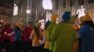 Microsoft Christmas Ad, Microsoft ad with Apple, microsoft christmas apple ad, Microsoft latest tv ad