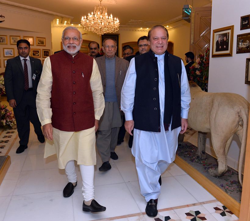 narendra modi, lahore, nawaz sharif, modi in lahore, modi Pakistan, modi pak visit, modi sharif meeting, modi nawaz sharif meeting, modi nawaz sharif pics, india news, pakistan news, latest news