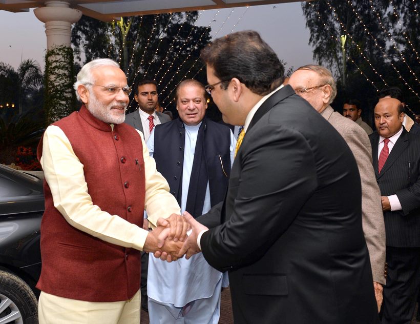narendra modi, lahore, nawaz sharif, modi in lahore, modi Pakistan, modi pak visit, modi sharif meeting, modi nawaz sharif meeting, modi nawaz sharif pics, india news, pakistan news, latest news