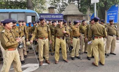 New Delhi, Delhi Police, Arms Smuggling Delhi, Delhi arms smuggling, Delhi police tracking arms smugglers, arms smuggling Delhi, Mathura Clashes, Arms smuggled in Delhi, Mathura arms in Delhi, Delhi news, National News, latest news, India News