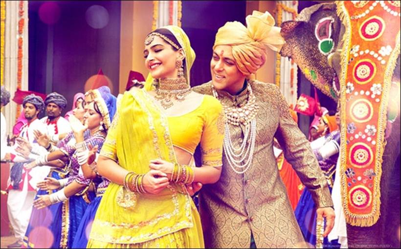 Dilwale, Bajirao Mastani, Prem Ratan Dhan Payo, Highest opening weekend grossers of 2015, Shah Rukh Khan, Kajol, Ranveer Singh, Deepika Padukone, Priyanka Chopra, Salman Khan, Sonam Kapoor, Bajrangi Bhaijaan, Salman Khan, Kareena Kapoor Khan, Singh Is Bliing, Akshay Kumar, Amy Jackson, Brothers, Sidharth Malhotra, Jacqueline Fernandez, ABCD 2, Shraddha Kapoor, Varun Dhawan, Tanu Weds Manu Returns, Kangana Ranaut, R Madhavan, Dil Dhadakne Do, Priyanka Chopra, Ranveer Singh, Anushka Sharma, Farhan Akhtar, Gabbar is Back
