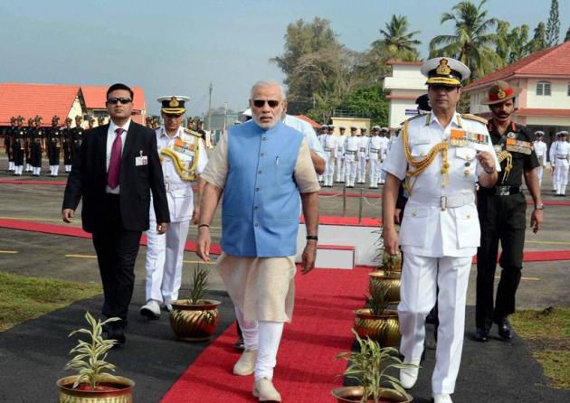 Narendra Modi, INS Vikramaditya, Narendra Modi INS Vikramaditya, modi on INS Vikramaditya, Modi chairs Unified Commanders Conference, Modi INS Vikramaditya pics, RK Dhowan, Dalbir Singh, Modi in Kochi, Modi in Kerala, modi News, Narendra Modi pics, Narendra Modi news