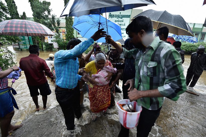 Chennai flood, Chennai, chennai rains, Chennai flood pictures, Chennai flood relief, Tamil nadu floods, Chennai rescue work, Floods rescue work, Chennai latest news, india news