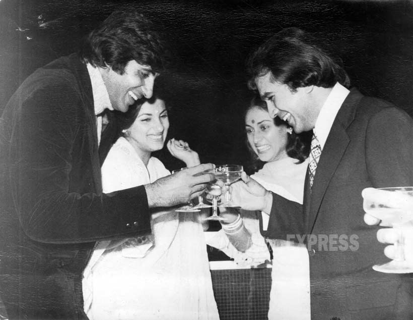 Rajesh Khanna, Dimple Kapadia, Amitabh Bachchan, Jaya Bachchan