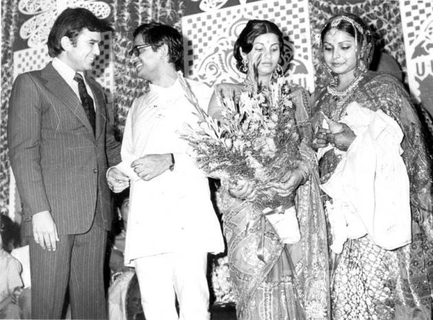 Rajesh Khanna, Dimple Kapadia, Gulzar, Rakhee