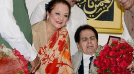 dilip kumar, saira bano, dilip kumar padma vibhushan, padma vibhushan, dilip kumar padma vibhushan, dilip kumar saira bano, saira bano news, dilip kumar news, entertainment news