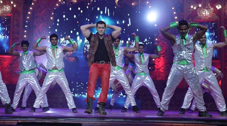 Salman Khan, Salman Khan Dance, Salman Khan Perform, Salman Khan BIg Star Entertainment Awards, Salman Khan Performance, Salman Khan Songs, Salman Khan Films, Entertainment news