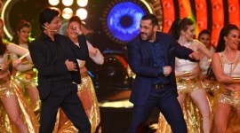 salman khan, shah rukh khan, bigg boss, bigg boss 9, bigg boss nau, salman khan bigg boss, salman khan shah rukh khan, srk bigg boss 9, srk salman bigg boss, salman bigg boss, salman shah rukh khan bigg boss, entertainment news