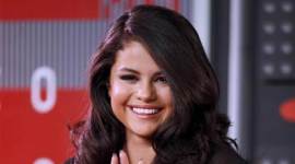 Selena Gomez, Selena Gomez health, Selena Gomez chronic autoimmune disease lupus, Selena Gomez chemotherapy, pop star Selena Gomez, Selena Gomez songs, entertainment news