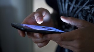 Smartphones, smartphone addiction, new smartphone app, Lock n' LoL, science, technology news