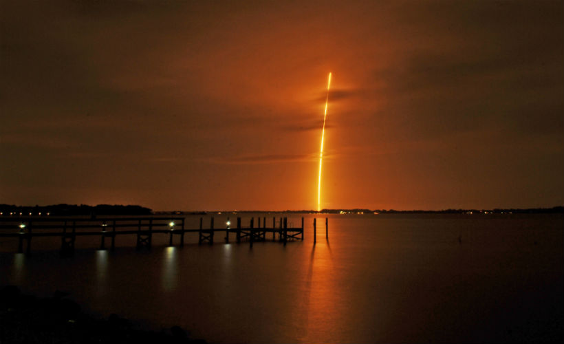 SpaceX, SpaceX Falcon 9, Falcon 9 rocket, Falcon 9 rocket landing, Falcon 9 landing video, video of Falcon 9 landing, SpaceX Tesla, SpaceX Elon Musk, Elon Musk Falcon 9 landing, Falcon 9 pictures