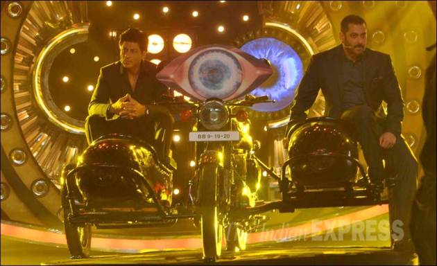 salman khan, shah rukh khan, bigg boss, bigg boss 9, salman, shah rukh, srk, salman shah rukh khan, salman khan shah rukh khan, salman khan shah rukh khan pic, salman srk pics, salman khan bigg boss pics, shah rukh khan bigg boss pics, shah rukh khan photos bigg boss, entertainment, bollywood, bigg boss pictures, shah rukh khan in bigg boss house