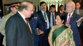 Sushma Swaraj, Nawaz Sharif, Beijing Pollution, China Pollution, Red Alert For Pollution in Beijing, Sushma Swaraj Nawaz Sharif, Swaraj meets Sharif, Top Frames, Indian Express, Top Frames pics