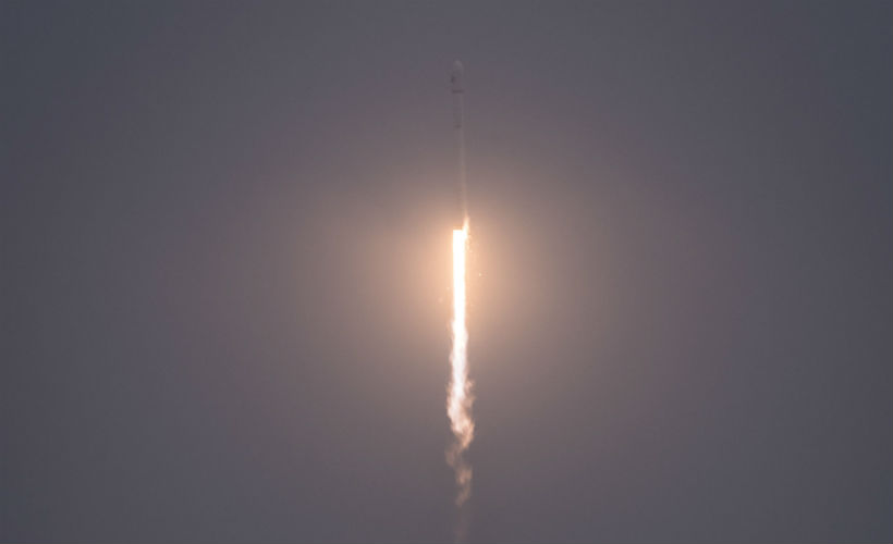 SpaceX, SpaceX Falcon 9, Falcon 9 rocket, Falcon 9 rocket landing, Falcon 9 landing video, video of Falcon 9 landing, SpaceX Tesla, SpaceX Elon Musk, Elon Musk Falcon 9 landing, Falcon 9 pictures