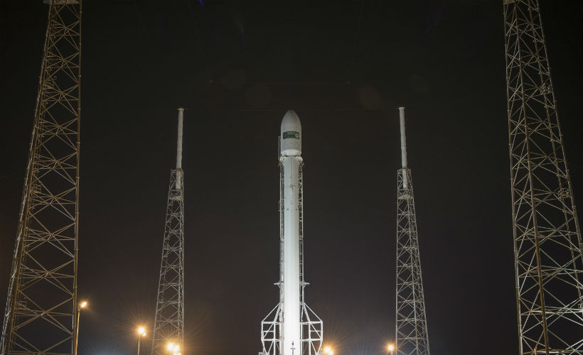 SpaceX, SpaceX Falcon 9, Falcon 9 rocket, Falcon 9 rocket landing, Falcon 9 landing video, video of Falcon 9 landing, SpaceX Tesla, SpaceX Elon Musk, Elon Musk Falcon 9 landing, Falcon 9 pictures