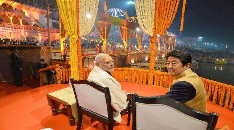  Shinzo Abe, Narendra modi, varanasi, abe in varanasi, abe varanasi visit, Dashashwamedh Ghat, Abe ganga arati, Modi abe varanasi visit, abe modi varanasi visit, japan pm varanasi, akhilesh yadav, ram naik, Uttar pradesh, varanasi news, india news, japan news, modi abe varanasi photos, abe varanasi photos, latest news, varanasi photos