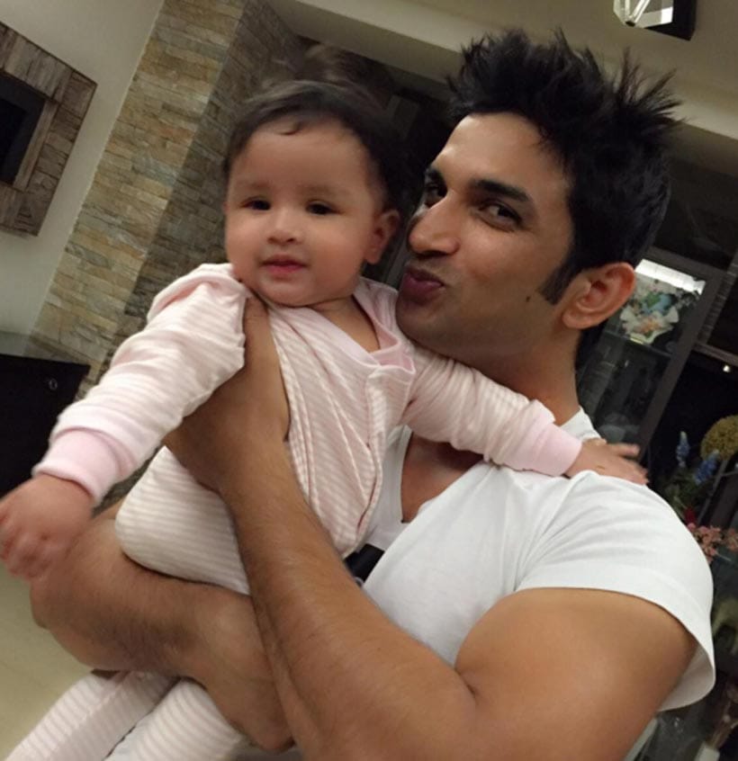 Ms Dhoni Daughter Ziva S Adorable Moment Clicked By Mom Sakshi See Pics Sports Gallery News