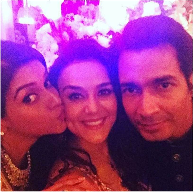 Asin, Asin Wedding reception, Asin Wedding Reception pics, Asin Wedding Reception photos, Asin Rahul sharma, Asin Wedding, asin thottumkal Wedding Reception, asin thottumkal Wedding Reception Pics, R Madhavan, Sajid Khan, Ashvini Yardi, Khushboo Sundar, Asin Married, Asin wedding Pics, asin thottumkal wedding Pics