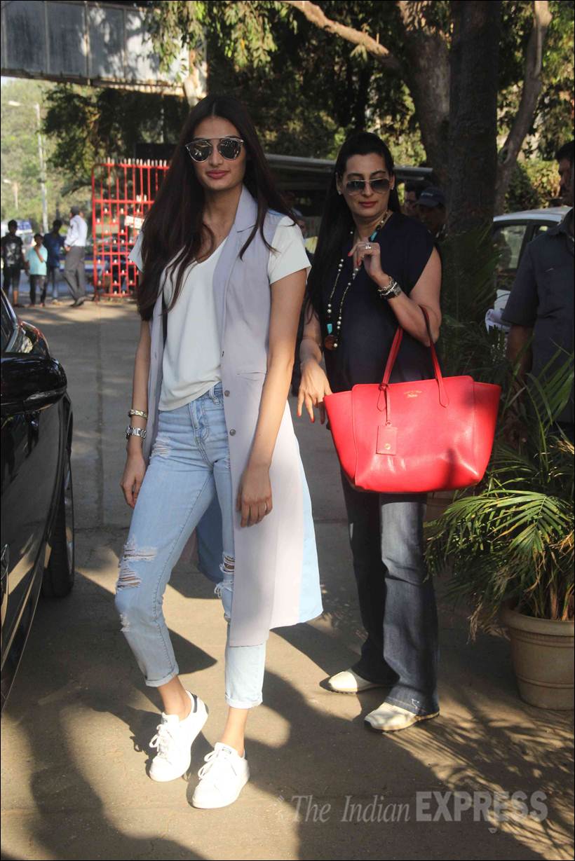 salman khan, athiya shetty, suniel shetty, vidya balan, salman khan pics, athiya shetty pics, salman pics, athiya pics, suniel shetty pics, vidya balan pics, entertainment
