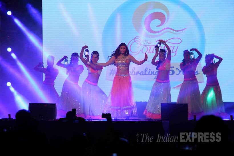 Daisy Shah, Country Club, New Year bash 2016, New Year bash, Asia's Biggest New Year Bash 2016, entertainment photos
