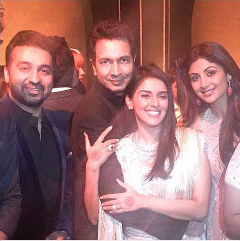Asin, Asin Wedding reception, Asin Wedding Reception pics, Asin Wedding Reception photos, Asin Rahul sharma, Asin Wedding, asin thottumkal Wedding Reception, asin thottumkal Wedding Reception Pics, R Madhavan, Sajid Khan, Ashvini Yardi, Khushboo Sundar, Asin Married, Asin wedding Pics, asin thottumkal wedding Pics