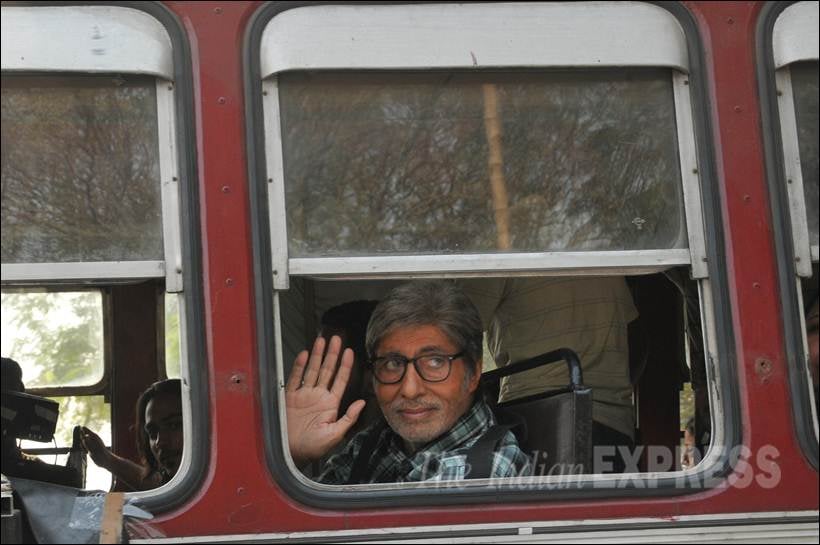 amitabh bachchan, big b, amitabh bachchan football, amitabh bachchan pics, entertainment