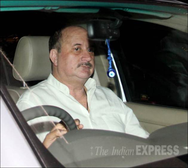 abhishek bachchan, jaya bachchan, anil kapoor, sunita kapoor, abhishek, abhishek pics, anupam kher, sikander kher, sikander kher engagament, kirron kher