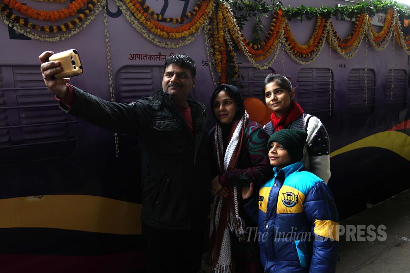 Mahamana Express, Varanasi train Mahamana, swanky coaches, indian railway, new train coaches, New railway Coaches, indian Railway pic, indian railway photos, refurbished coaches, improved interior, safety measures, new toilet modules, Sleeper Classes bogies, AC Compartments, new coaches