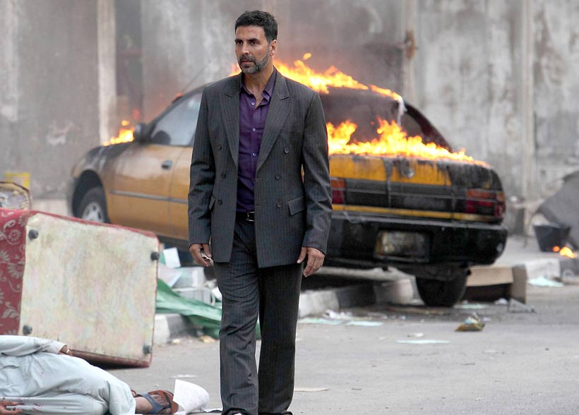 Airlift Collections, Airlift box office collections, Akshay Kumar, Akshay kumar Airlift, Airlift crosses Rs 100 crore, Airlift Earns Rs 100 crore, Airlift Earnings, Airlift Grossings, Airlift Collects Rs 100 crore, entertainment news
