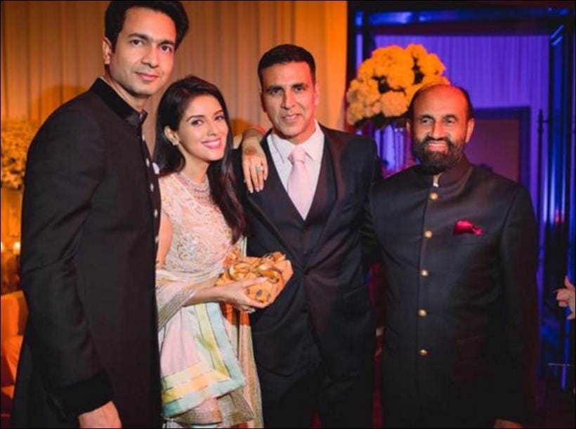 Asin, Asin Wedding reception, Asin Wedding Reception pics, Asin Wedding Reception photos, Asin Rahul sharma, Asin Wedding, asin thottumkal Wedding Reception, asin thottumkal Wedding Reception Pics, R Madhavan, Sajid Khan, Ashvini Yardi, Khushboo Sundar, Asin Married, Asin wedding Pics, asin thottumkal wedding Pics