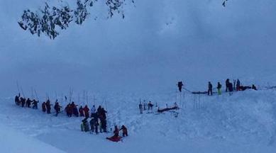 french alps, french avalanche, france avalanche, avalanche news, french students avalanche, grenoble, francois hollande, world news