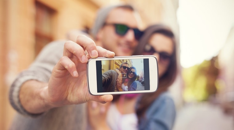 Instagram, selfies, Instagram related conflict, negative outcome, Instagram-selfie-posting behaviour, self-esteem, social media, romantic relationships, jealousy, arguments, divorce, breakup, cheating, physical infidelity, conflict, dissolution, body image satisfaction, Cyberpsychology, Behaviour, Social Networking
