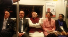PM modi, French president Hollande, hollande in india, modi hollande in delhi metro, narendra modi with hollande, delhi metro , india news