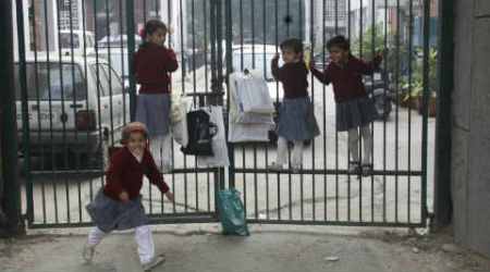delhi school, delhi school close cold, delhi government